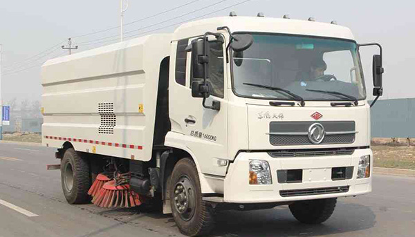 湖北程力掃路車頻繁需要修理,記得關懷一下你的愛車